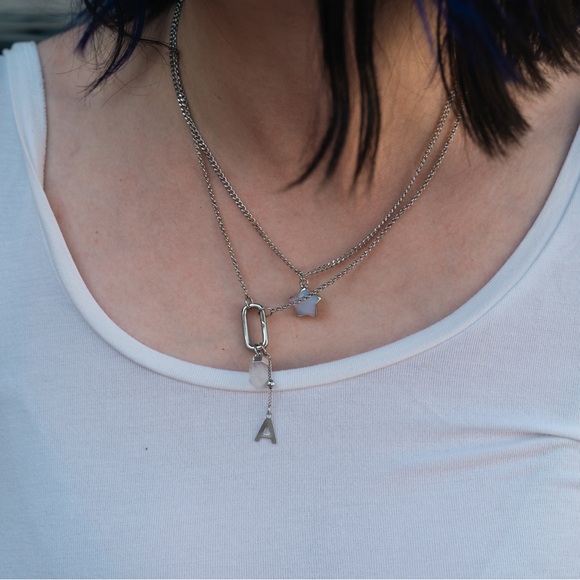 1x natural crystal pendant and name initial on rolo chain necklace 18” - Picture 2 of 5